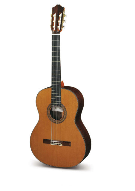 Cuenca 70R CEDAR Solid Cedar Top, Solid Rosewood B&S. Ebony fingerboard, Concert Meas.